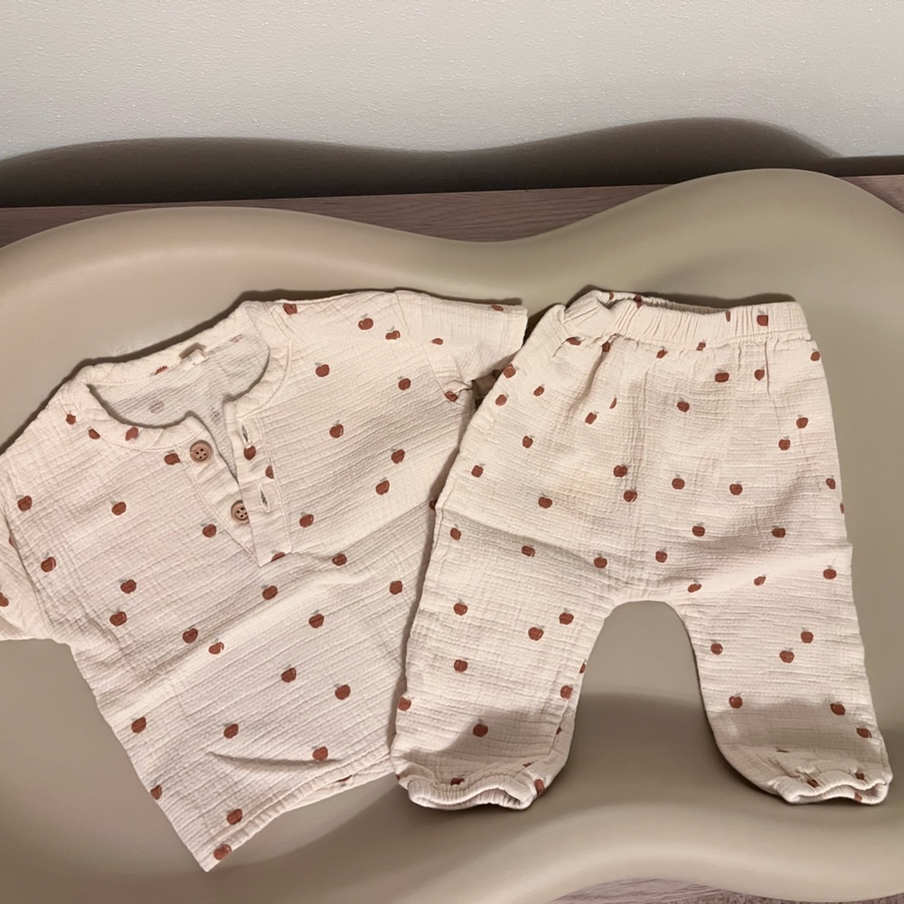 Quincy Mae Set with Apple Print